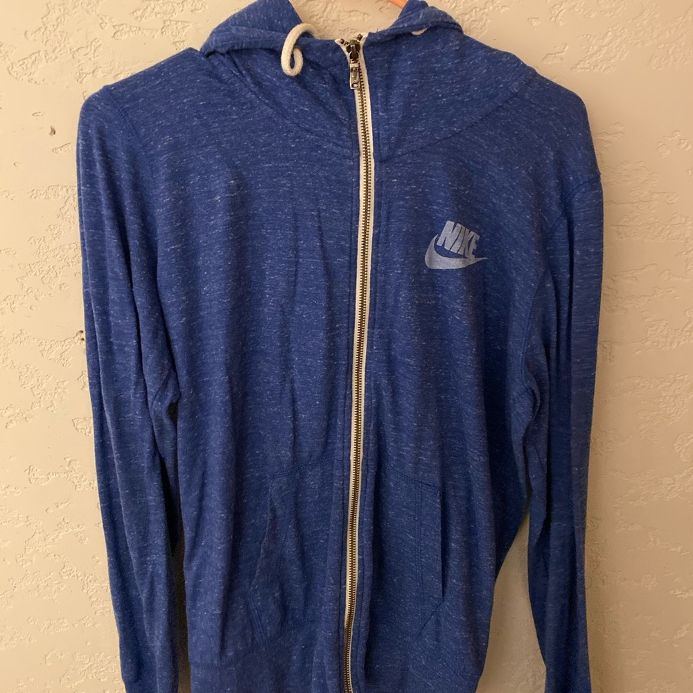 nike sweatshirt
